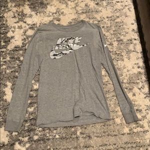 Men’s long sleeve tee